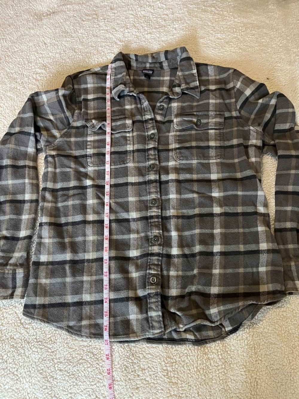 Men’s Patagonia Gray Plaid Button-Down Flannel - Large - Picture 4 of 5
